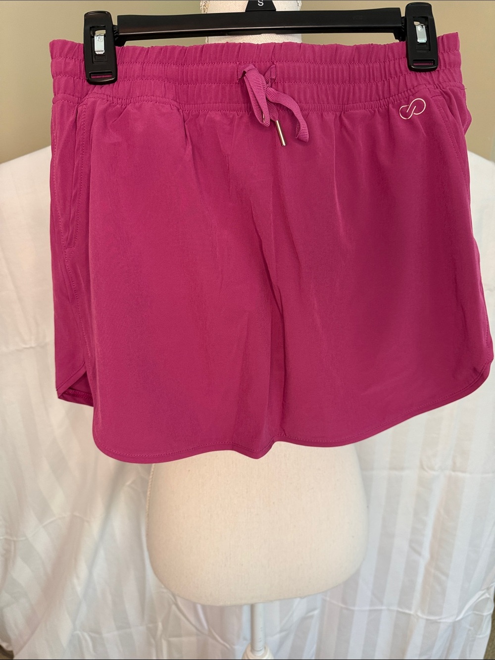 Calia brand fuschia colored skort.  Size Small, front pockets,mesh shorts - Picture 2 of 7